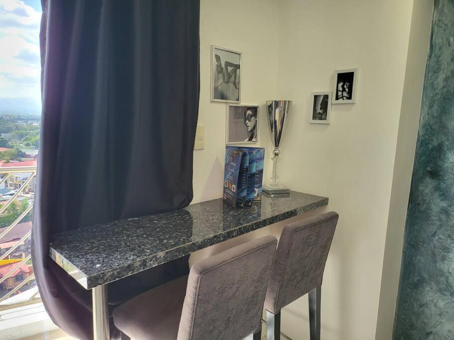 Kandi Tower 3, Premium 1Br With 2Cr & 2 Balcony. Angeles Buitenkant foto